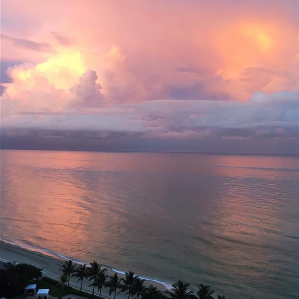 Meet your Posher, Lore